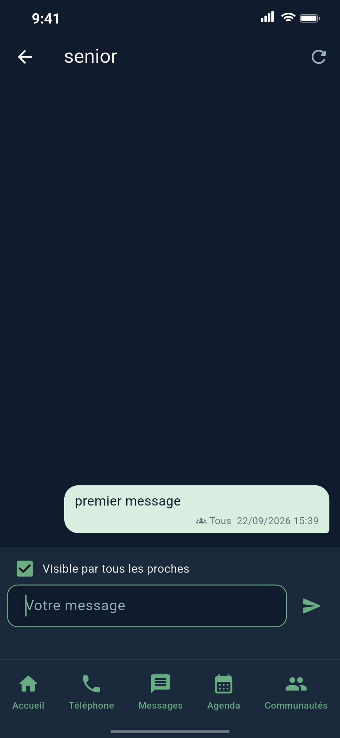 Écran Messages : un message envoyé, la case « Visible par tous les proches » cochée et le champ « Votre message ».
